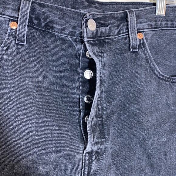 Levi’s 501 high waist black cut off shorts - Picture 5 of 7